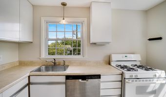 706 N CLEVELAND St, Arlington, VA 22201