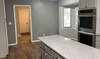 806 Woodridge Ct, Avon, IN 46123
