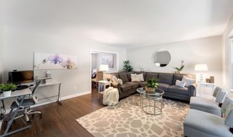 486 Edgeworthe Dr SE, Ada, MI 49301
