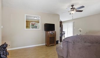 432 2nd St, Big Sandy, TN 38221