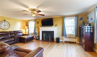 22 Kilburn Ave, Lincoln, RI 02865