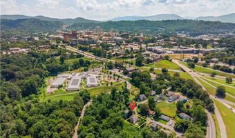 20 Cross Pl, Asheville, NC 28801