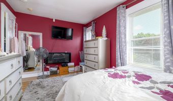 20 Laurel St, Danbury, CT 06810