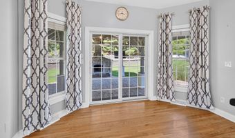 5 Normandy Sq, Guilderland, NY 12009