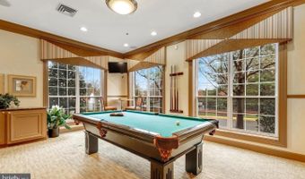 4870 EISENHOWER Ave 407, Alexandria, VA 22304