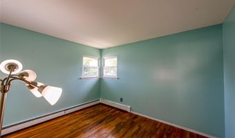 8 Williams Ave, Amityville, NY 11701