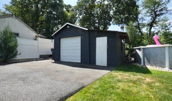 26 Oneil St, Bergenfield, NJ 07621