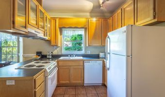 98 Sawyer Ln, Apalachicola, FL 32320