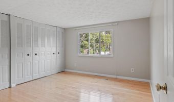 8463 MONARCH Ct, Annandale, VA 22003