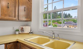 3543 HARRISON Dr, Astoria, OR 97103