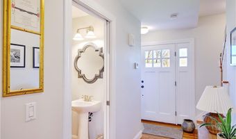 7 Court Ave, Barrington, RI 02806