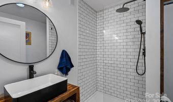 200 Aurora Dr, Asheville, NC 28805
