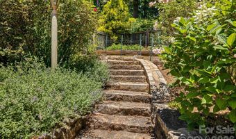 78 Grovewood Rd, Asheville, NC 28804
