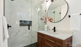 8450 W Canterbury Dr, Boise, ID 83704