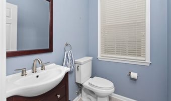 16 Heritage Dr, Allentown, NJ 08501