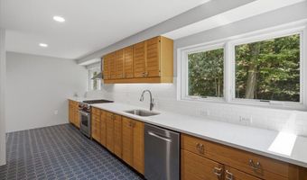 5 Newell Ct, Albany, NY 12204