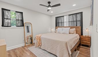 6837 TOM THUMB Dr, Jacksonville, FL 32210
