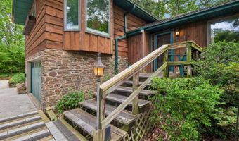884 Dogwood Ter, Akron, OH 44321