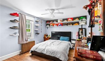 127 Gladstone St, Cranston, RI 02920