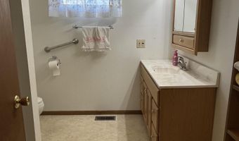 603 S 10th St, Albia, IA 52531