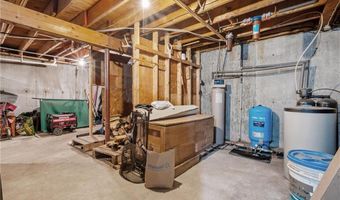 450 Franklin Rd, Coventry, RI 02816