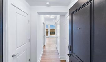 701 N HENRY St 204, Alexandria, VA 22314