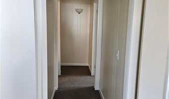 41 Perry Ave, Middletown, RI 02842