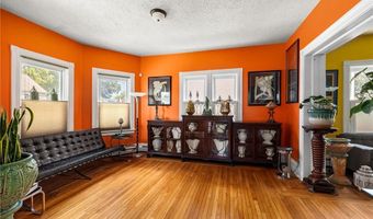 48 Wollaston St, Cranston, RI 02910
