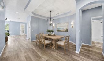 5610 GOLDEN ISLES Dr, Apollo Beach, FL 33572
