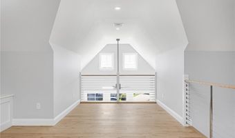 1046 Ocean Rd, Narragansett, RI 02882