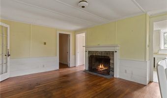 11 Namcook Rd, Narragansett, RI 02882