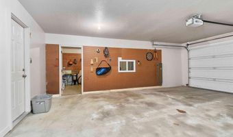 1908 Bent Tree Ct, Auburn, IN 46706