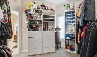 15586 Cedar Ln, Basehor, KS 66007