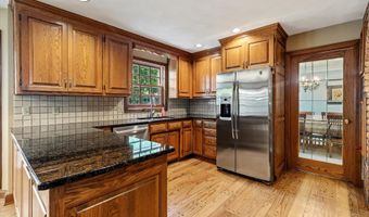 1837 S LEE St, Appleton, WI 54915
