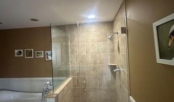 11 Treat St, Belfast, ME 04915