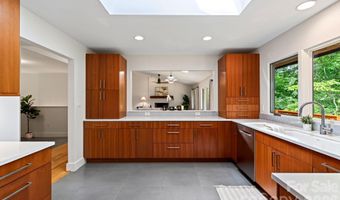 12 Beech Tree Ln, Asheville, NC 28804