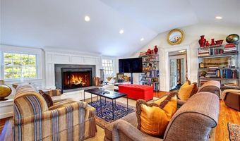 22 Lantern Ln, Barrington, RI 02806