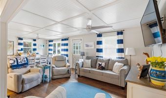44 Highbank Ave, North Kingstown, RI 02852