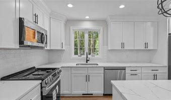 62 Orchard Ave, Johnston, RI 02919