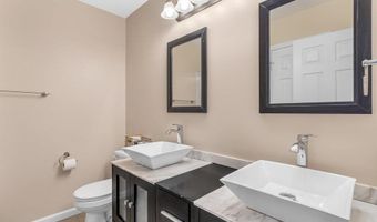 1716 Whispering Creek Dr C, Ballwin, MO 63021