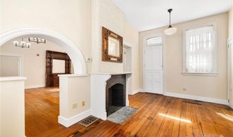 3 Memorial Blvd, Newport, RI 02840