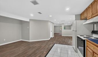 863 Woods Mill Rd, Ballwin, MO 63011