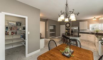 733 Castle Ridge Dr, Ballwin, MO 63021