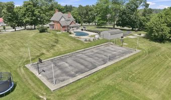 1305 S Kankamp Rd, Angola, IN 46703