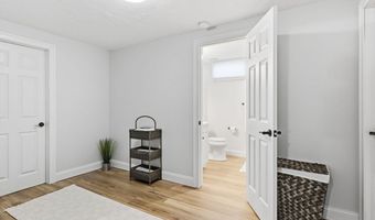 112 Farmington Cir, Agawam, MA 01030