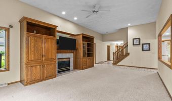 301 E WAYFARER Ln, Appleton, WI 54913
