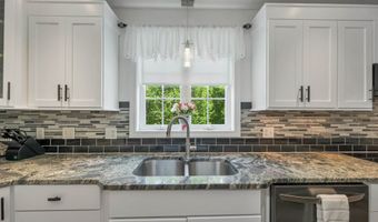 537 Pingree Hill Rd, Auburn, NH 03032