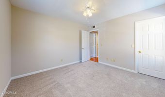 727 Chancery Ln, Aberdeen, NC 28315