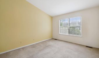 4274 Hillside Dr, Ann Arbor, MI 48105