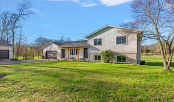 9095 76th St SE, Alto, MI 49302